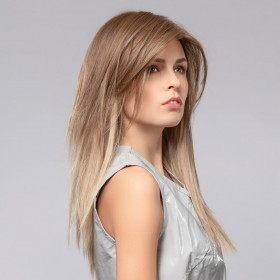 Perruque longue ultra-féminine, une coiffure indémodable