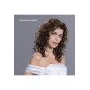 Perruque mi longue frisée, un look tendance