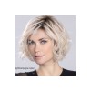 Perruque courte dégradée et effilée, une coiffure tendance 