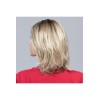 Perruque mi longue, coupe au carré, une coiffure tendance