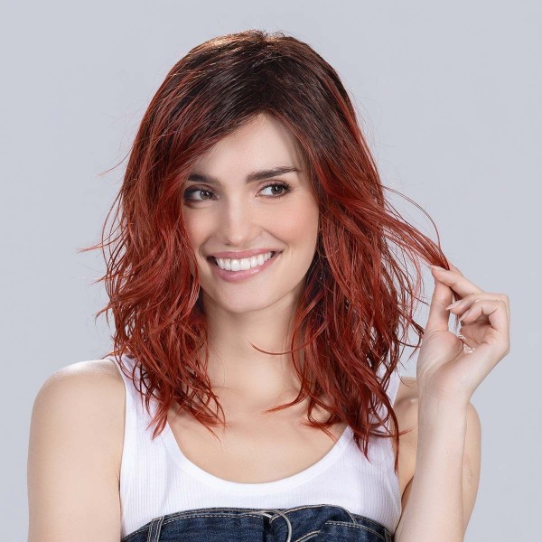 Perruque dégradée mi- longue, une coiffure tendance