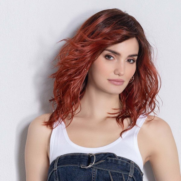 Perruque dégradée mi- longue, une coiffure tendance