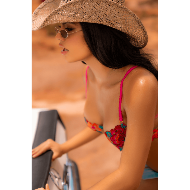 Ensemble 2 pièces résille brodée rose et bleue, soutien gorge et string 