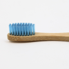 Brosse à Dents Moyenne en Bambou Bleue Cosmétique naturel