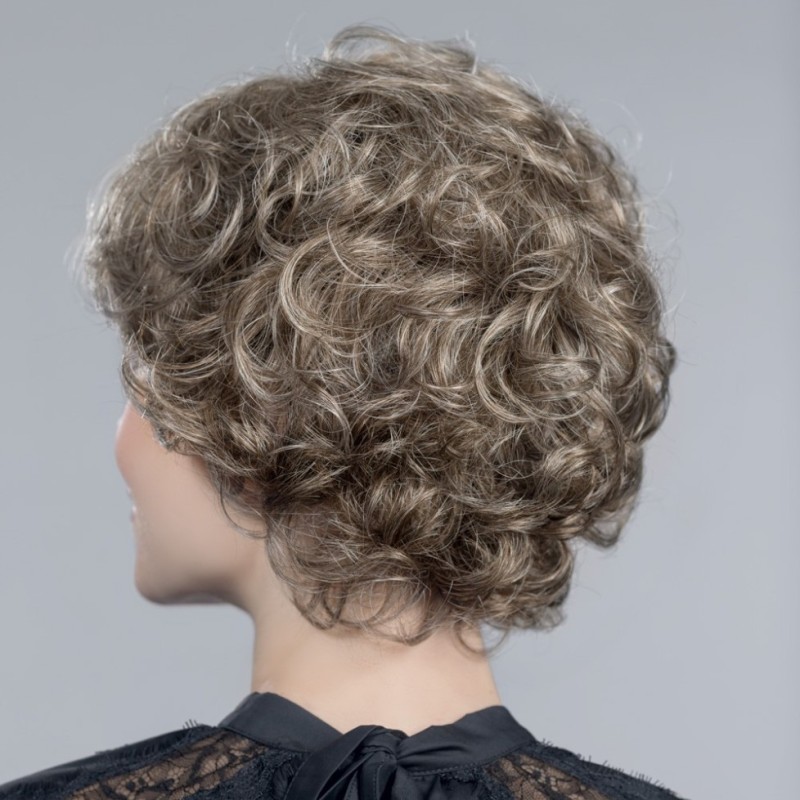 Perruque courte monofilament, un Look moderne 