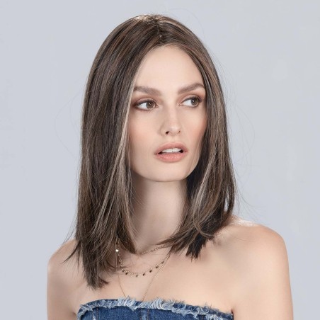 Perruque longue, une coiffure de séduction