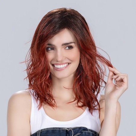 Perruque dégradée mi- longue, une coiffure tendance