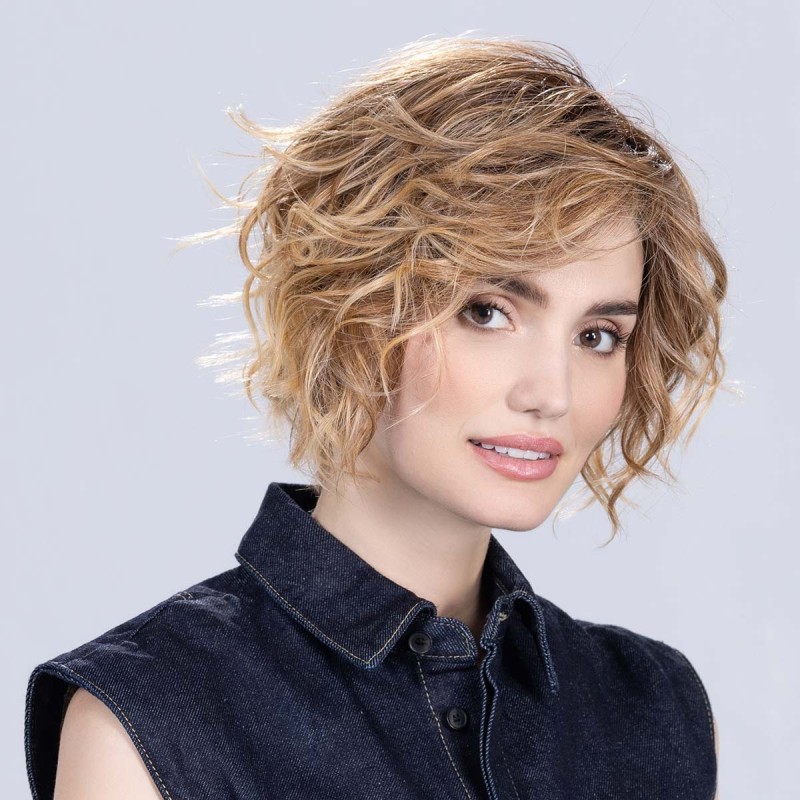 Perruque "Cookie Mono Part", une coiffure audacieuse et moderne
