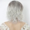 Perruque Mi-Longue Ondulée Gris Méché avec Frange – Racines Foncées