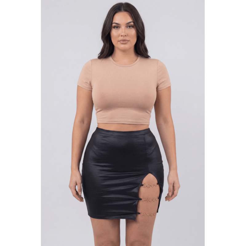 Jupe courte noire Elena fendue sur le côté  Be lily Mode